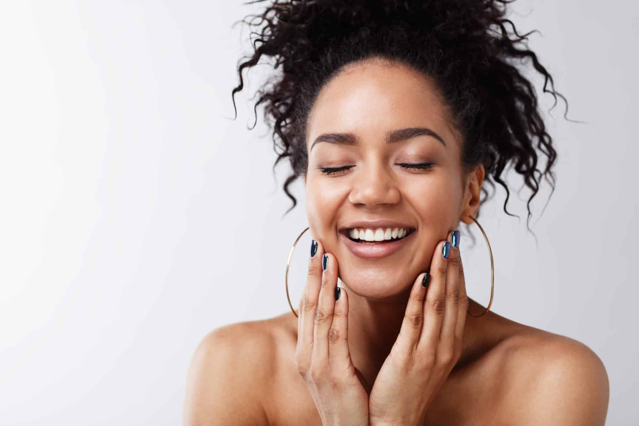 A Dermaplaning Facial Will Change Your Life – Silver Mirror